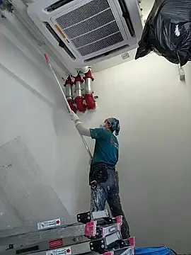 Snapshot of 2tomka52052sex chatting on 01-06-25, 03:09 2tomka52052sex online show from 01-06-25, 03:09