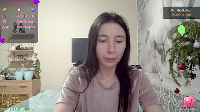 Snapshot of Wowpornoo chatting on 12-26-24, 01:43 Wowpornoo online show from 12-26-24, 01:43