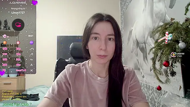 Snapshot of Wowpornoo chatting on 01-01-25, 11:05 Wowpornoo online show from 01-01-25, 11:05