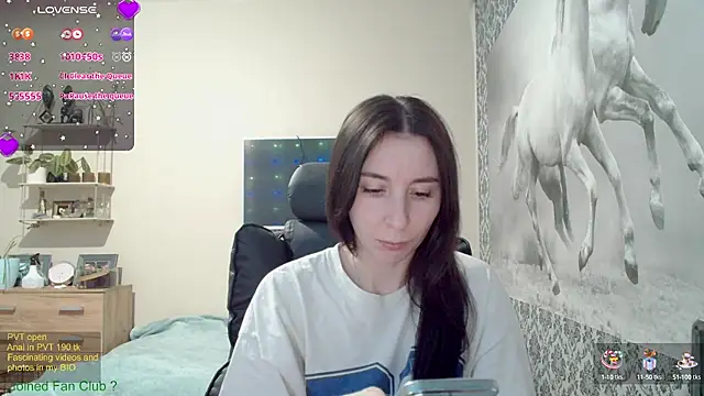 Snapshot of Wowpornoo chatting on 01-21-25, 11:35 Wowpornoo online show from 01-21-25, 11:35