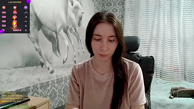 Snapshot of Wowpornoo chatting on 02-18-25, 12:28 Wowpornoo online show from 02-18-25, 12:28