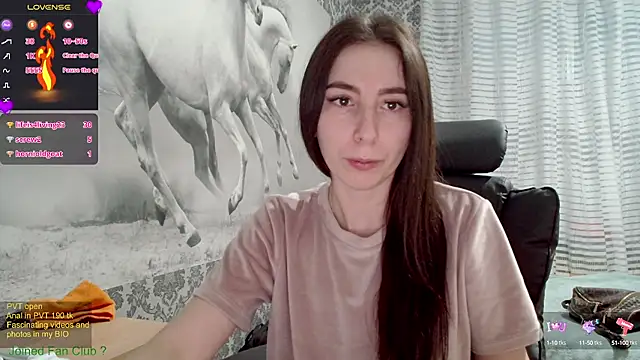 Snapshot of Wowpornoo chatting on 02-22-25, 05:24 Wowpornoo online show from 02-22-25, 05:24