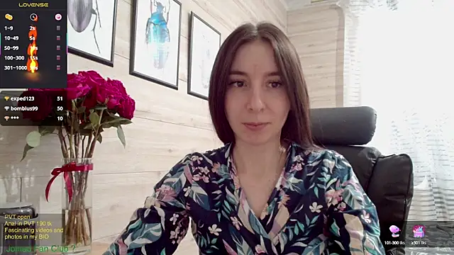 Snapshot of Wowpornoo chatting on 03-15-25, 09:19 Wowpornoo online show from 03-15-25, 09:19