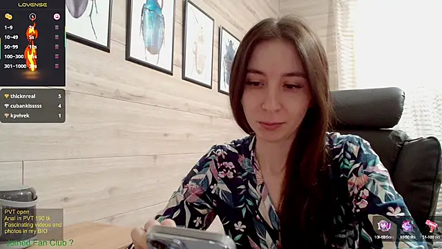 Snapshot of Wowpornoo chatting on 03-19-25, 11:39 Wowpornoo online show from 03-19-25, 11:39