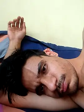 Snapshot of yashzae chatting on 11-08-25, 11:54 yashzae online show from 11-08-25, 11:54