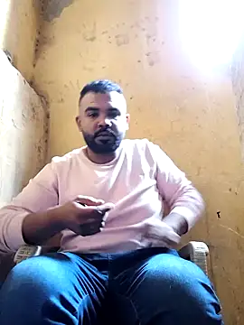 Snapshot of ListedLoin chatting on 02-04-25, 12:00 ListedLoin online show from 02-04-25, 12:00