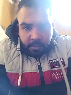 Snapshot of ListedLoin chatting on 02-06-25, 09:00 ListedLoin online show from 02-06-25, 09:00