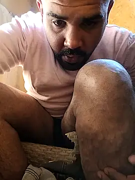 Snapshot of ListedLoin chatting on 02-14-25, 12:03 ListedLoin online show from 02-14-25, 12:03