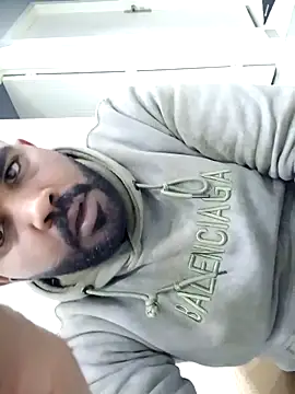 Snapshot of ListedLoin chatting on 03-04-25, 06:39 ListedLoin online show from 03-04-25, 06:39