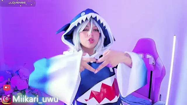 Snapshot of Ahri_Elderwood chatting on 12-23-25, 05:05 Ahri Elderwood online show from 12-23-25, 05:05