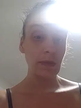 Snapshot of PrettyPocahontas69 chatting on 10-02-25, 12:06 PrettyPocahontas69 online show from 10-02-25, 12:06