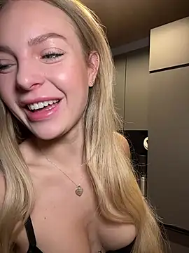 ChiaraVixen online show from 02-04-25, 06:25