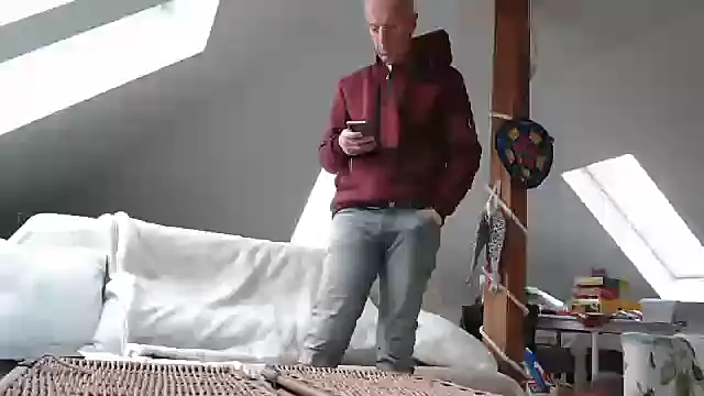 Snapshot of maxmueller321 chatting on 12-11-24, 12:55 maxmueller321 online show from 12-11-24, 12:55