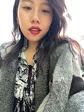 Snapshot of Eliza-E chatting on 01-16-25, 06:03 Eliza-E online show from 01-16-25, 06:03