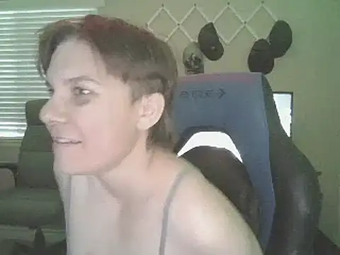 Snapshot of KaliSnow199623 chatting on 01-21-25, 01:18 KaliSnow199623 online show from 01-21-25, 01:18