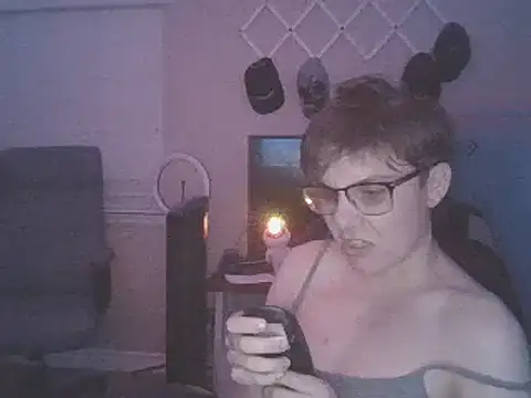 Snapshot of KaliSnow199623 chatting on 01-31-25, 04:14 KaliSnow199623 online show from 01-31-25, 04:14