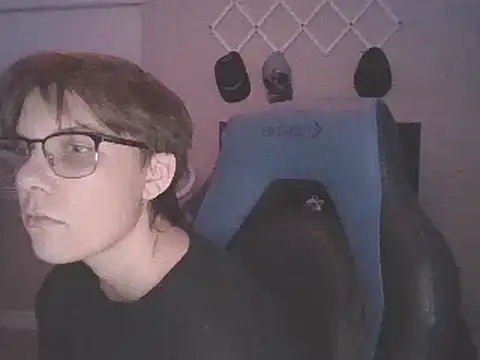 Snapshot of KaliSnow199623 chatting on 02-07-25, 04:37 KaliSnow199623 online show from 02-07-25, 04:37