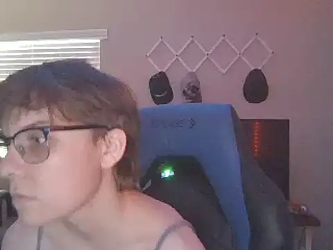 Snapshot of KaliSnow199623 chatting on 02-08-25, 12:06 KaliSnow199623 online show from 02-08-25, 12:06