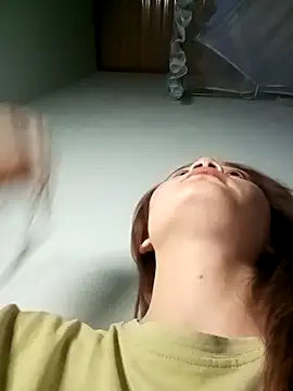 Ngoc-Trinh online show from 01-17-25, 04:36