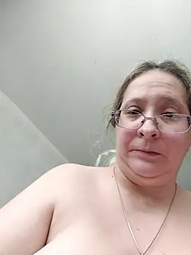 Snapshot of Icedcoffee2024 chatting on 02-24-25, 03:42 Icedcoffee2024 online show from 02-24-25, 03:42