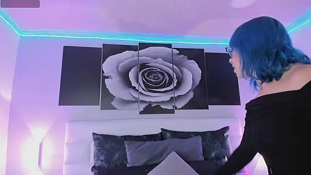 sofi bakerr online show from 12-16-25, 11:37