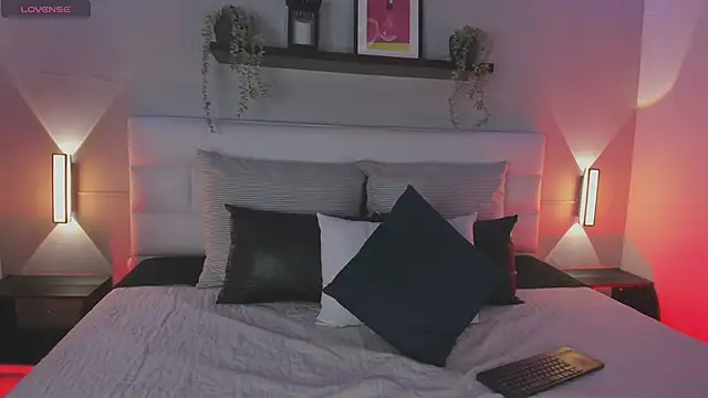 sofi bakerr online show from 02-02-26, 11:42