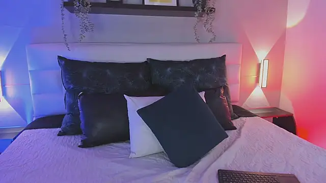 sofi bakerr online show from 02-10-26, 07:07