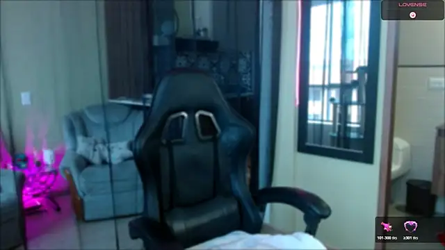 Snapshot of tevenwhiite chatting on 11-16-25, 05:40 tevenwhiite online show from 11-16-25, 05:40