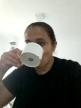 Snapshot of sarahhh1987 chatting on 10-01-25, 08:20 sarahhh1987 online show from 10-01-25, 08:20