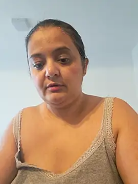 Snapshot of sarahhh1987 chatting on 10-19-25, 08:37 sarahhh1987 online show from 10-19-25, 08:37