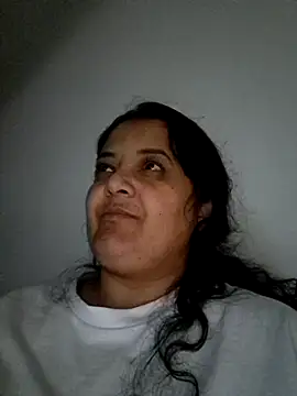 Snapshot of sarahhh1987 chatting on 10-27-25, 04:22 sarahhh1987 online show from 10-27-25, 04:22