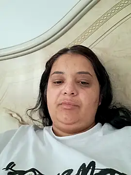 Snapshot of sarahhh1987 chatting on 10-28-25, 05:44 sarahhh1987 online show from 10-28-25, 05:44