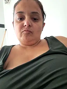 Snapshot of sarahhh1987 chatting on 10-30-25, 06:59 sarahhh1987 online show from 10-30-25, 06:59