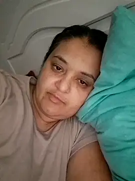 Snapshot of sarahhh1987 chatting on 11-01-25, 04:31 sarahhh1987 online show from 11-01-25, 04:31