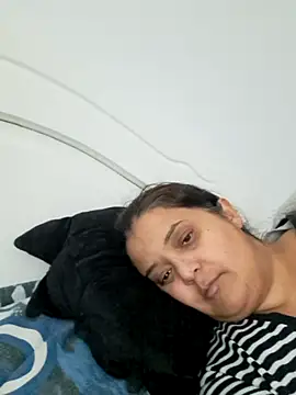 Snapshot of sarahhh1987 chatting on 11-06-25, 11:55 sarahhh1987 online show from 11-06-25, 11:55