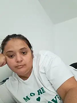 Snapshot of sarahhh1987 chatting on 11-09-25, 06:44 sarahhh1987 online show from 11-09-25, 06:44