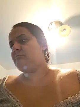 Snapshot of sarahhh1987 chatting on 11-11-25, 08:47 sarahhh1987 online show from 11-11-25, 08:47