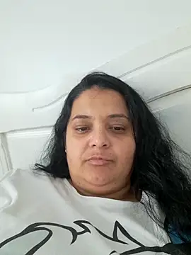 Snapshot of sarahhh1987 chatting on 11-15-25, 09:17 sarahhh1987 online show from 11-15-25, 09:17