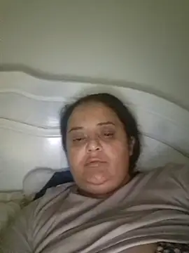 Snapshot of sarahhh1987 chatting on 11-16-25, 04:01 sarahhh1987 online show from 11-16-25, 04:01