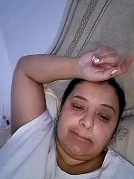 Snapshot of sarahhh1987 chatting on 11-24-25, 04:07 sarahhh1987 online show from 11-24-25, 04:07