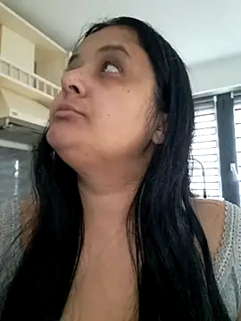 Snapshot of sarahhh1987 chatting on 11-26-25, 08:26 sarahhh1987 online show from 11-26-25, 08:26