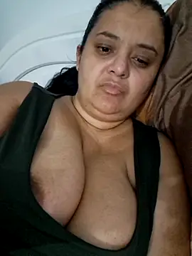 Snapshot of sarahhh1987 chatting on 11-27-25, 05:59 sarahhh1987 online show from 11-27-25, 05:59