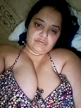 Snapshot of sarahhh1987 chatting on 12-01-25, 11:32 sarahhh1987 online show from 12-01-25, 11:32