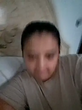 Snapshot of sarahhh1987 chatting on 12-03-25, 06:21 sarahhh1987 online show from 12-03-25, 06:21