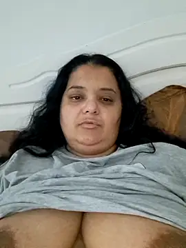 Snapshot of sarahhh1987 chatting on 12-05-25, 08:23 sarahhh1987 online show from 12-05-25, 08:23