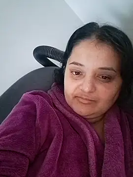 Snapshot of sarahhh1987 chatting on 12-14-25, 10:42 sarahhh1987 online show from 12-14-25, 10:42