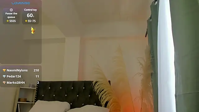 Snapshot of AnntoniaWood chatting on 01-28-25, 04:52 AnntoniaWood online show from 01-28-25, 04:52