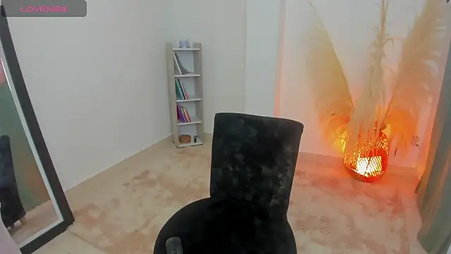 Snapshot of AnntoniaWood chatting on 03-08-25, 02:40 AnntoniaWood online show from 03-08-25, 02:40