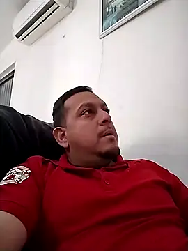 Snapshot of OmarMagSon chatting on 12-22-24, 07:42 OmarMagSon online show from 12-22-24, 07:42
