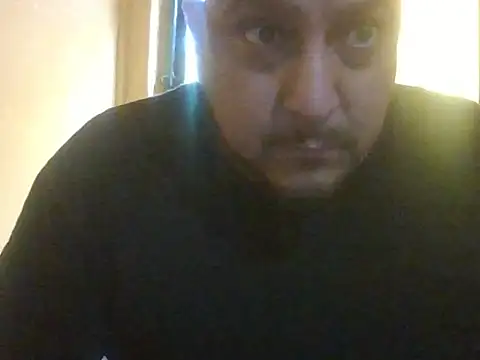 Snapshot of OmarMagSon chatting on 05-28-26, 09:45 OmarMagSon online show from 05-28-26, 09:45